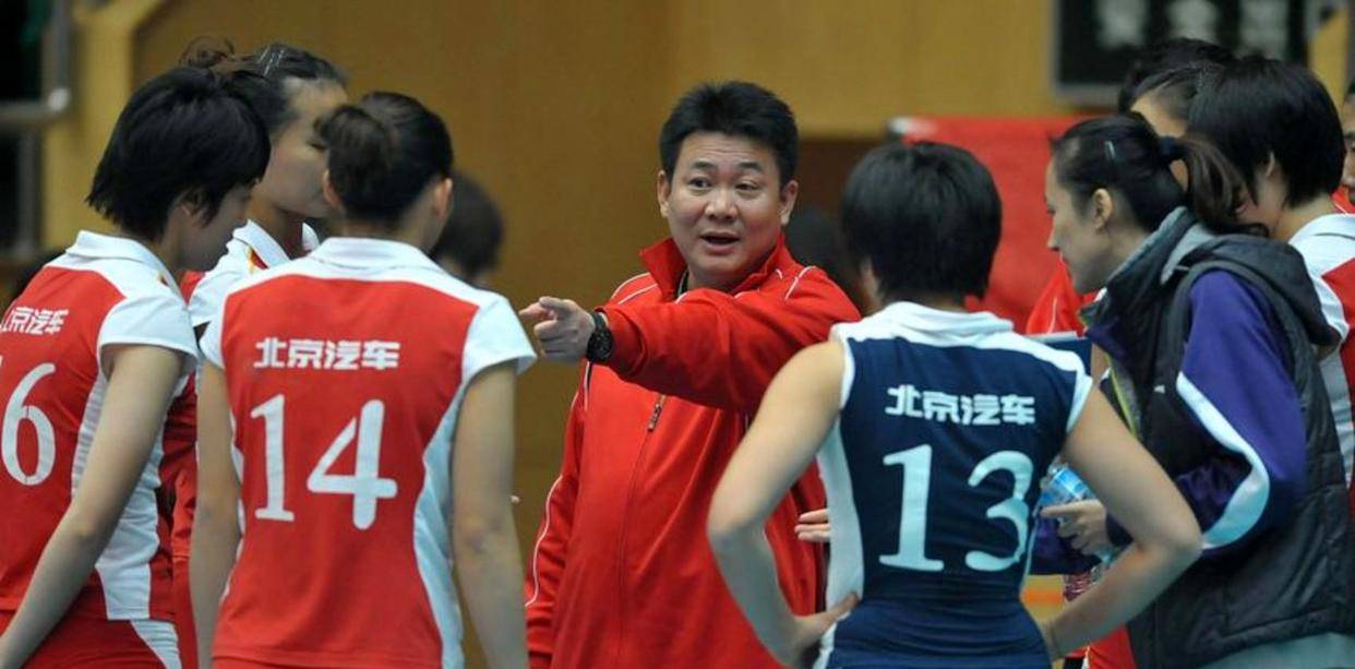 海女排那场3-1大逆转球队敢打敢拼的背后是他精准的用人和格局体现mg不朽情缘网站都说蔡斌带队太“佛系”慈不掌兵？我劝你看看昨晚上(图2)